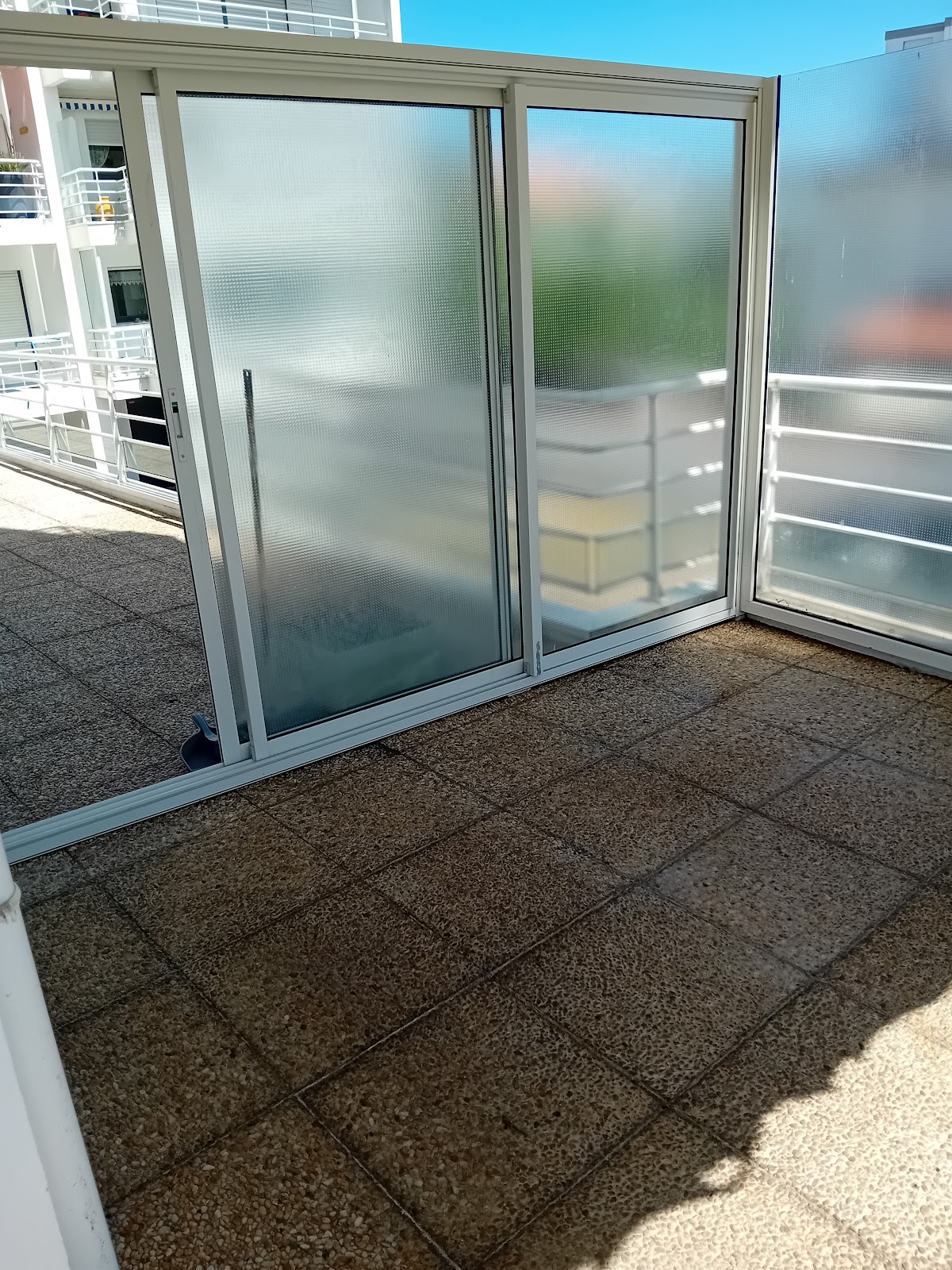 Pose de gouttières en Charente-Maritime - Nettoyage toiture rénove 17